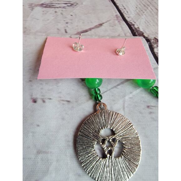 Celtic Knot Dangle Earrings Green Beaded Boho Tribal Style Silver Tone Jewelry - Picture 4 of 4